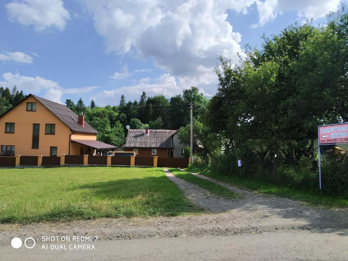 У Дядька Guest House Pilipets Bagian luar foto