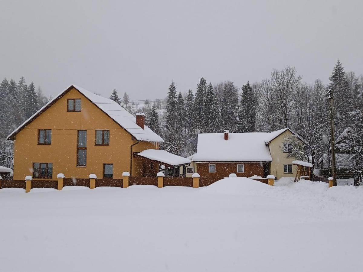 У Дядька Guest House Pilipets Bagian luar foto