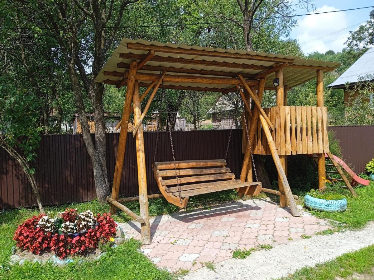 У Дядька Guest House Pilipets Bagian luar foto